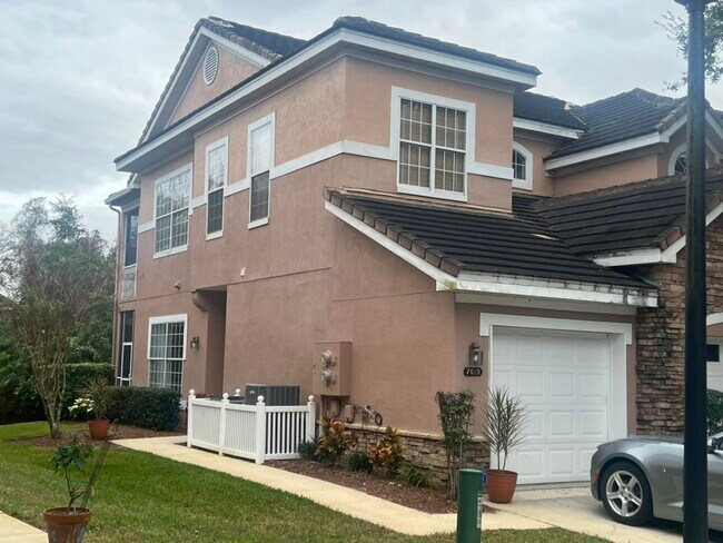 Side view - 7619 Bay Port Rd