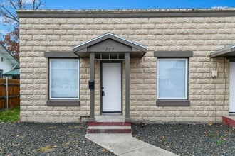 Building Photo - 309 N Commercial Ave