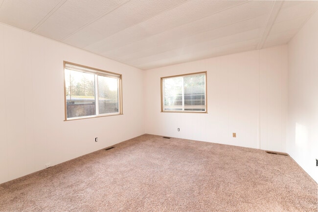 Building Photo - 11811 SE 184th St