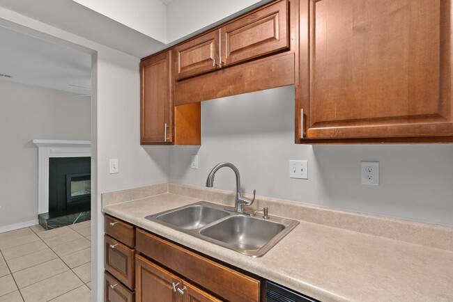 Building Photo - 5516 Amhurst Ct