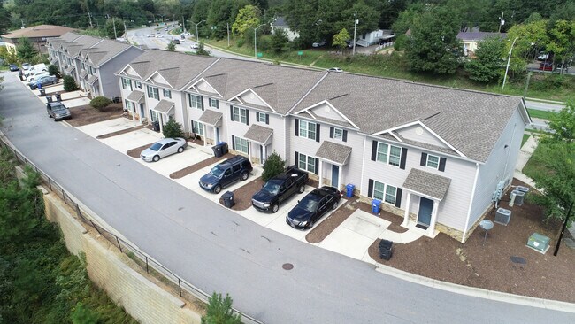 Building Photo - Swann Villas