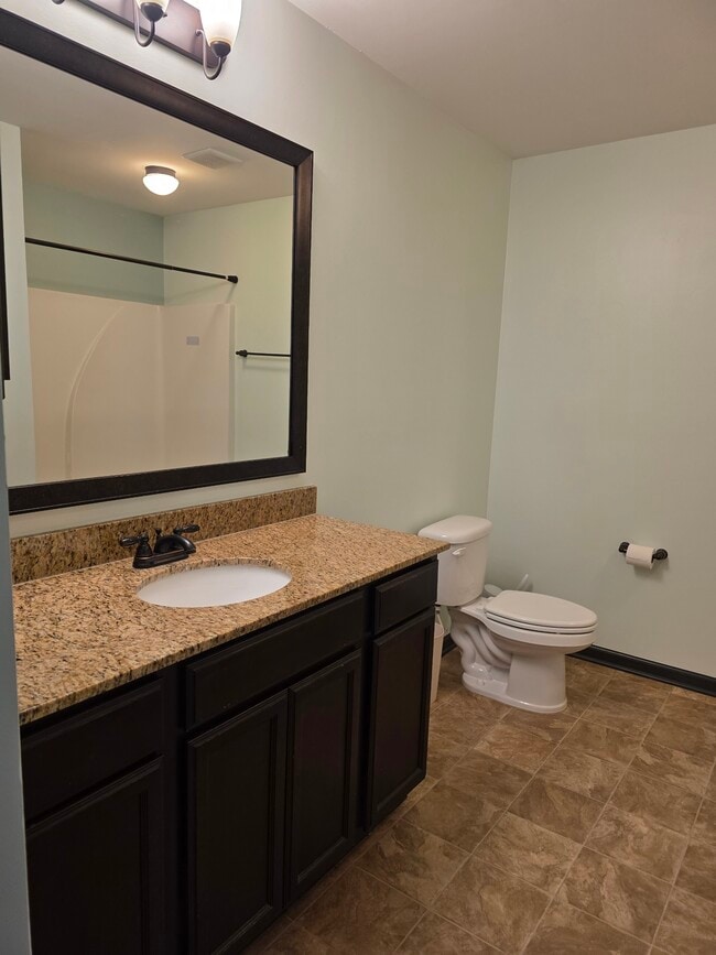 Building Photo - 2645 Old Field Rd