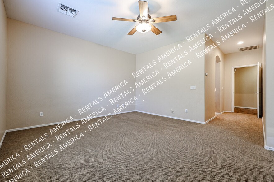 Building Photo - 6974 S Scott Dr