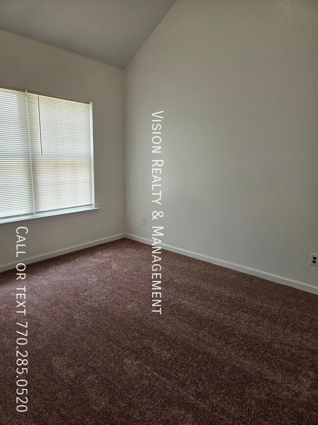 Building Photo - 4447 Ravenwood Dr