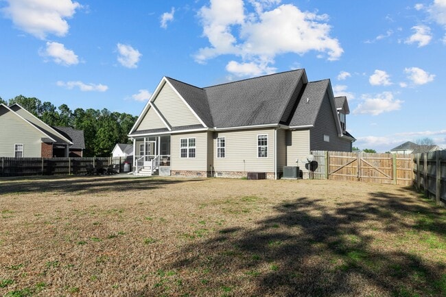 Building Photo - 149 Hilda Dr