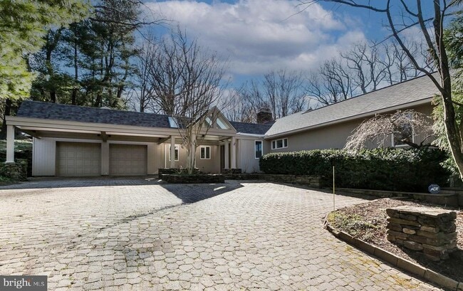Building Photo - 1103 Rolandvue Rd