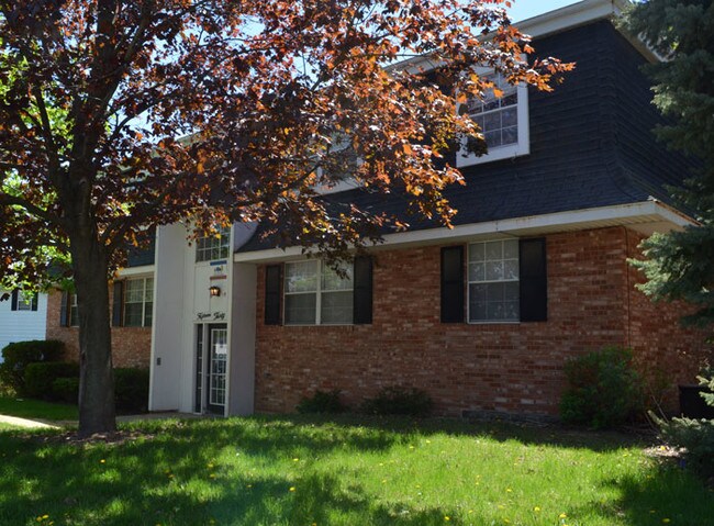 Primary Photo - 1532 W Tiffany Ct