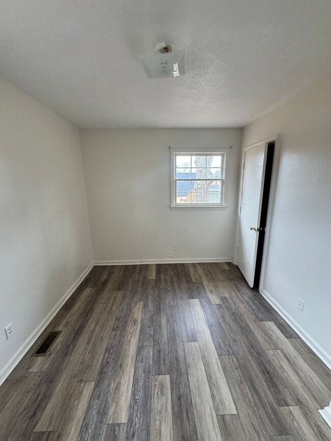 Building Photo - 3/1 in Boiling Springs, NC