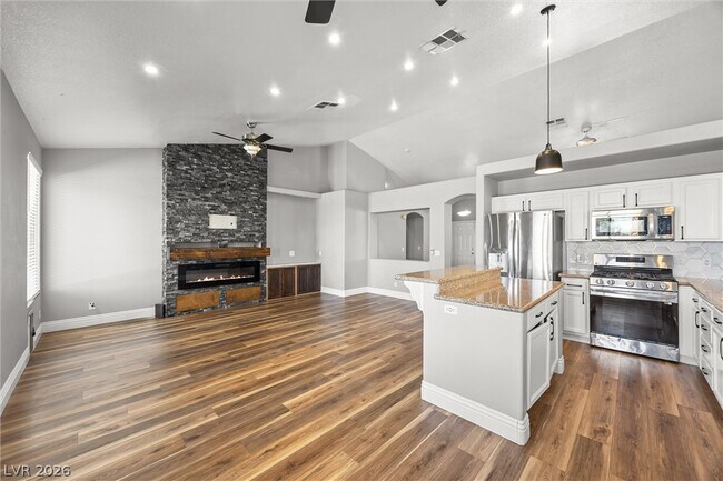 Building Photo - 328 Waterwheel Falls Dr