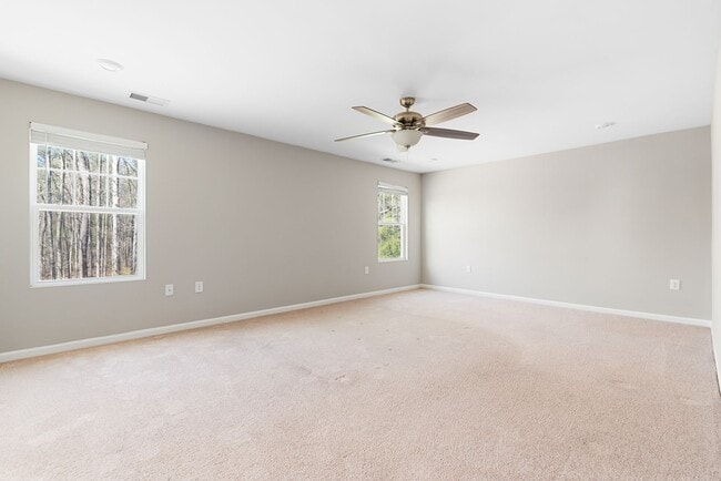 Building Photo - Beautiful 3 bedroom home on a corner lot!