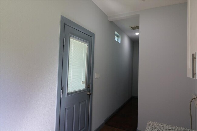 Building Photo - 8302 Park St