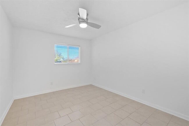 Building Photo - 3371 Continental Dr