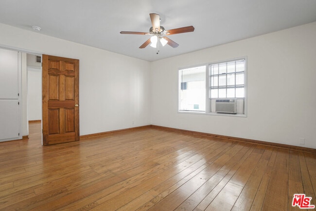 Building Photo - 218 S Gale Dr