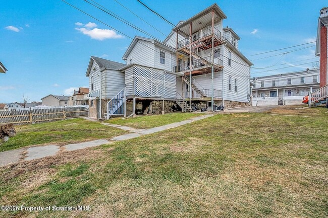 Building Photo - 402 Scott St