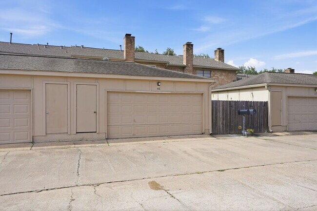 Building Photo - 66 T Huxley Ln