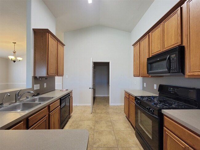 Building Photo - 2723 Wild Oak Park Dr