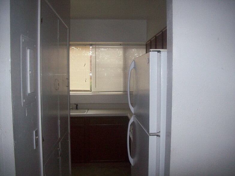 Building Photo - 106 Pike Ave