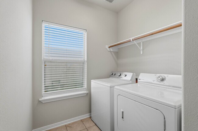 Building Photo - 12553 Canyon Hill Drive