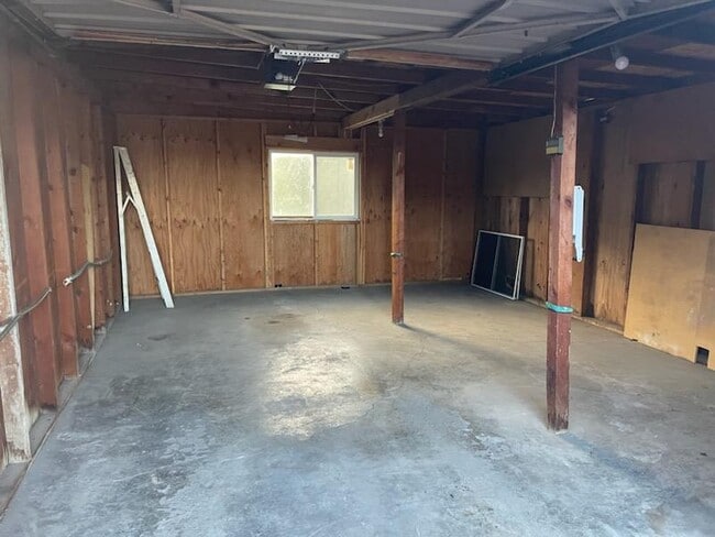 1 car garage with space. - 1104 S 40th Ave