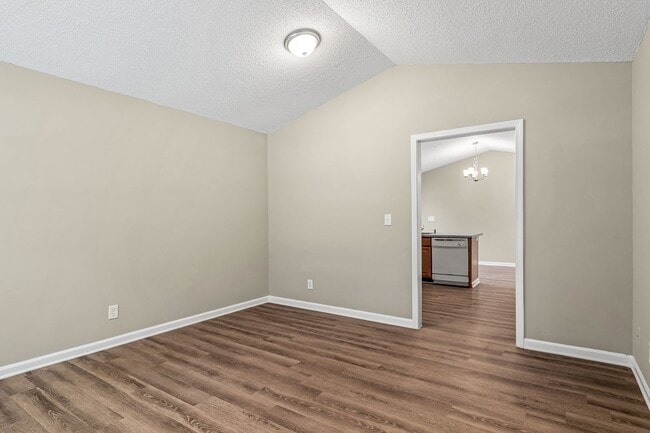 Building Photo - Welcome to this charming 4 bedroom, 2 bathroom home located in Greensboro, NC.