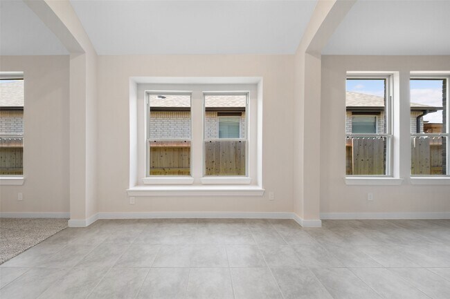 Building Photo - 820 Sendero Trail