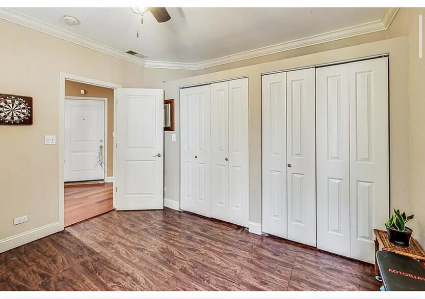 Building Photo - 8145 S Prairie Ave