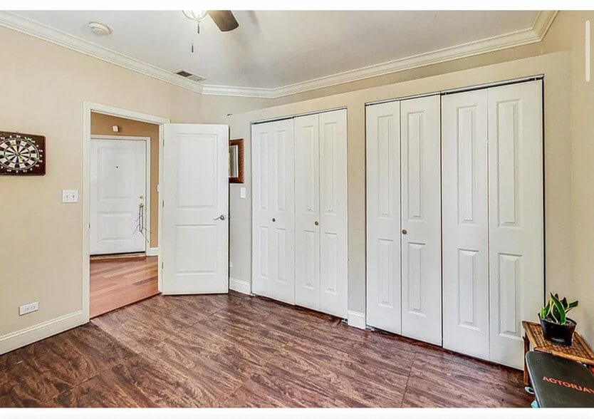 Guest Room - 8145 S Prairie Ave