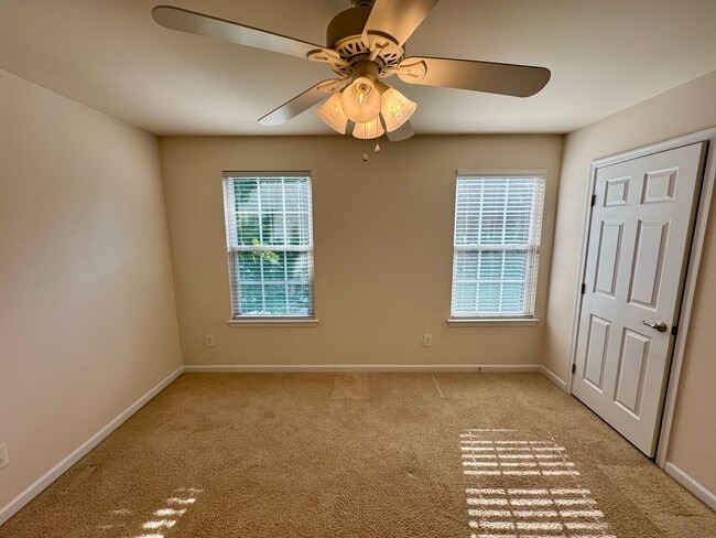 Building Photo - 3BR/2B Townhome in Great Ballantyne Location