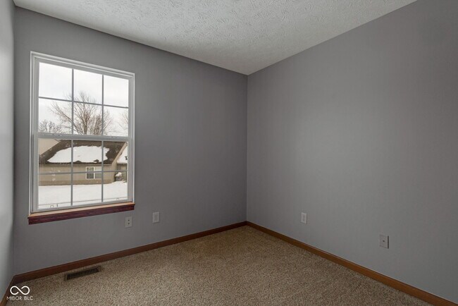 Building Photo - 6318 Pickwick Ct