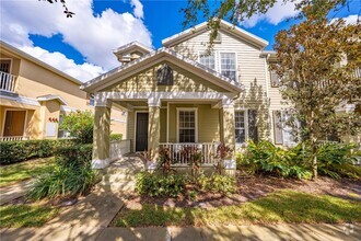 Building Photo - Beautiful 3 bedroom, 2.5 bathroom condo wi...