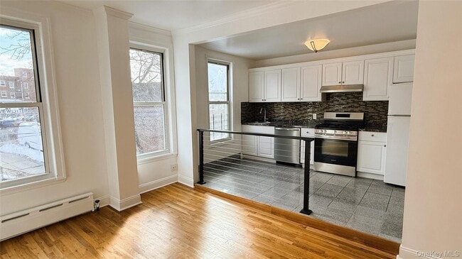 Building Photo - 50-21 Celtic Ave