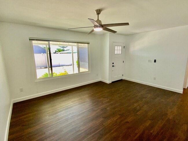 Building Photo - 3 bd/2ba Cottage with alley Access