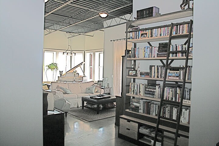 Building Photo - 214 Village Square