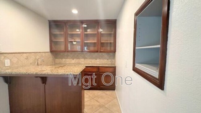 Building Photo - 1294 Baylor Pl