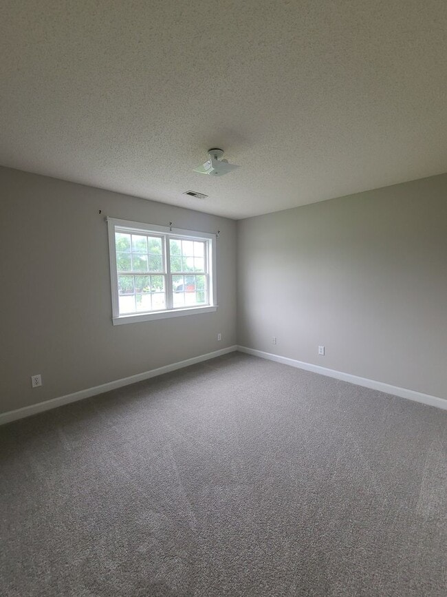 Building Photo - 110 Cambridge Dr