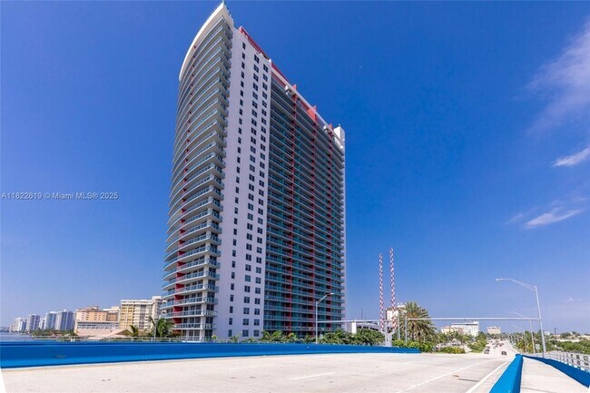 Building Photo - 2600 E Hallandale Beach Blvd