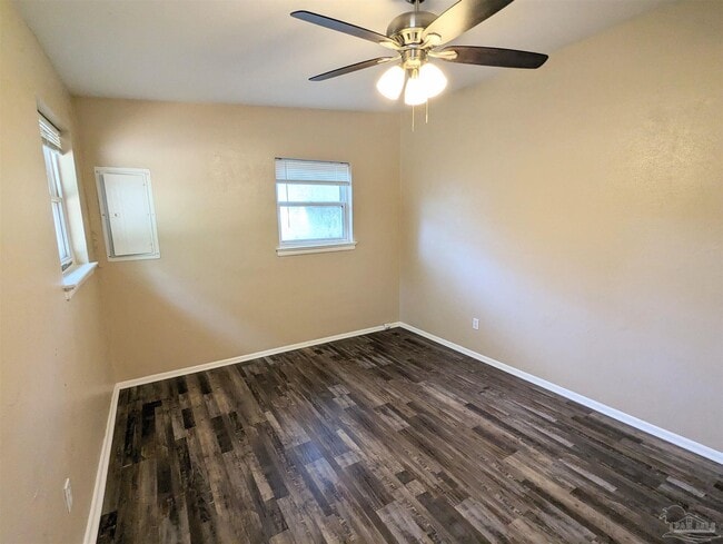 Building Photo - 9 Gentian Dr