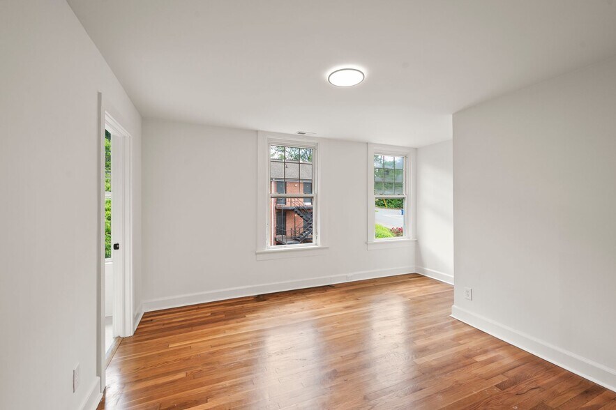 Building Photo - 1407 Clover St NW