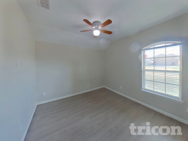 Building Photo - 110 Columbia St