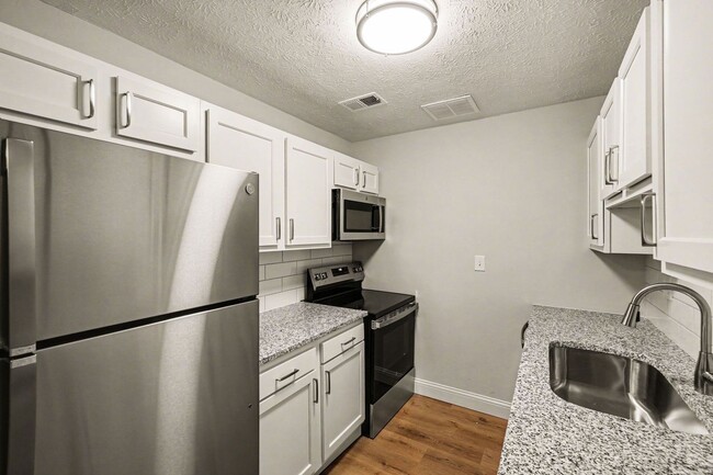 Interior Photo - 43Hundred at Batavia