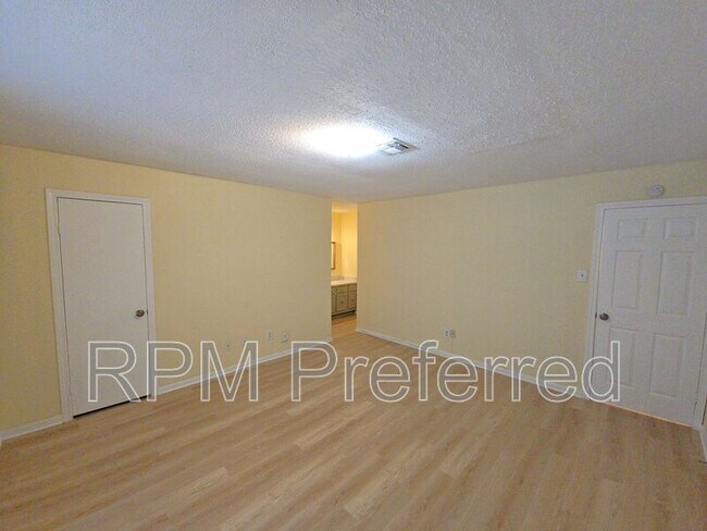 Building Photo - 2019 Place Rebecca Ln