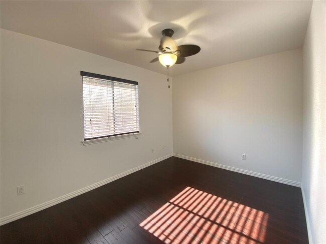Building Photo - 2601 Greenlee Dr