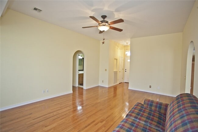 Building Photo - 304 Old Forge Dr