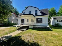 Building Photo - 514 E Center St