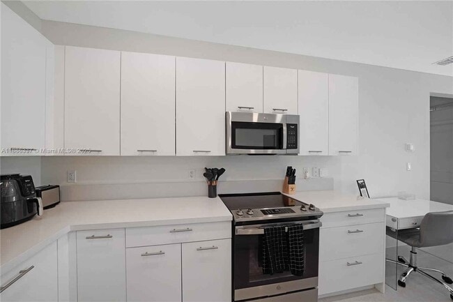 Building Photo - 8167 NW 41st St