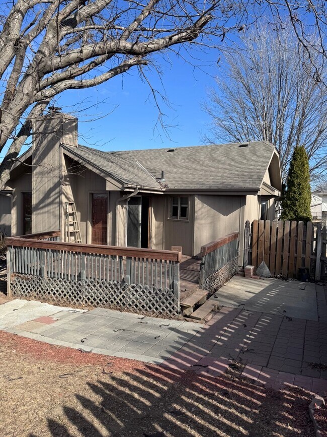 Building Photo - 7804 S 71st Ave