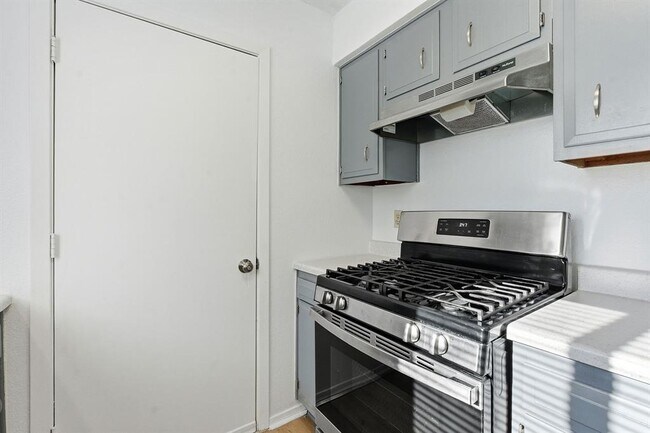 Building Photo - 7717 Elderberry Dr