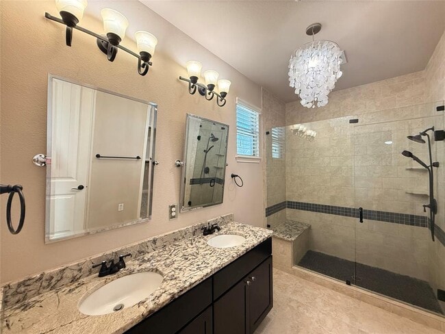 Building Photo - 2021 Simond Ave