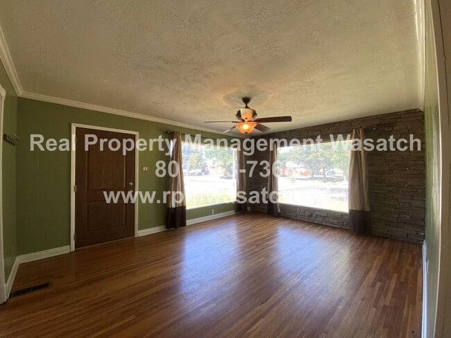 Building Photo - Take a Look at This 4 Bedroom 2 Bathroom H...