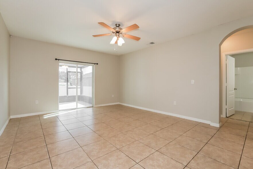 Building Photo - 1633 Wallace Manor Blvd